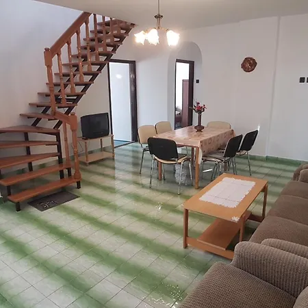 Papócsi Nr. 38 * Vonyarcvashegy