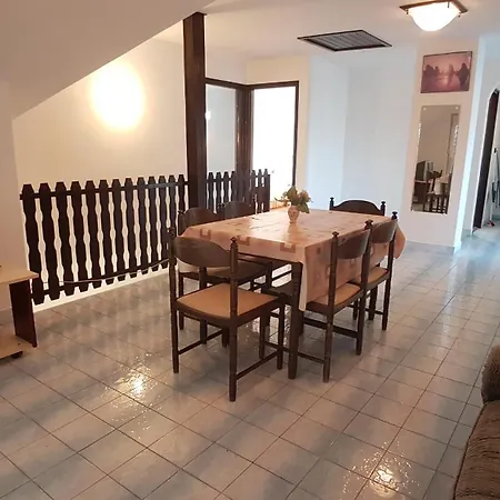 Papocsi Nyaralo Nr. 38 Holiday home